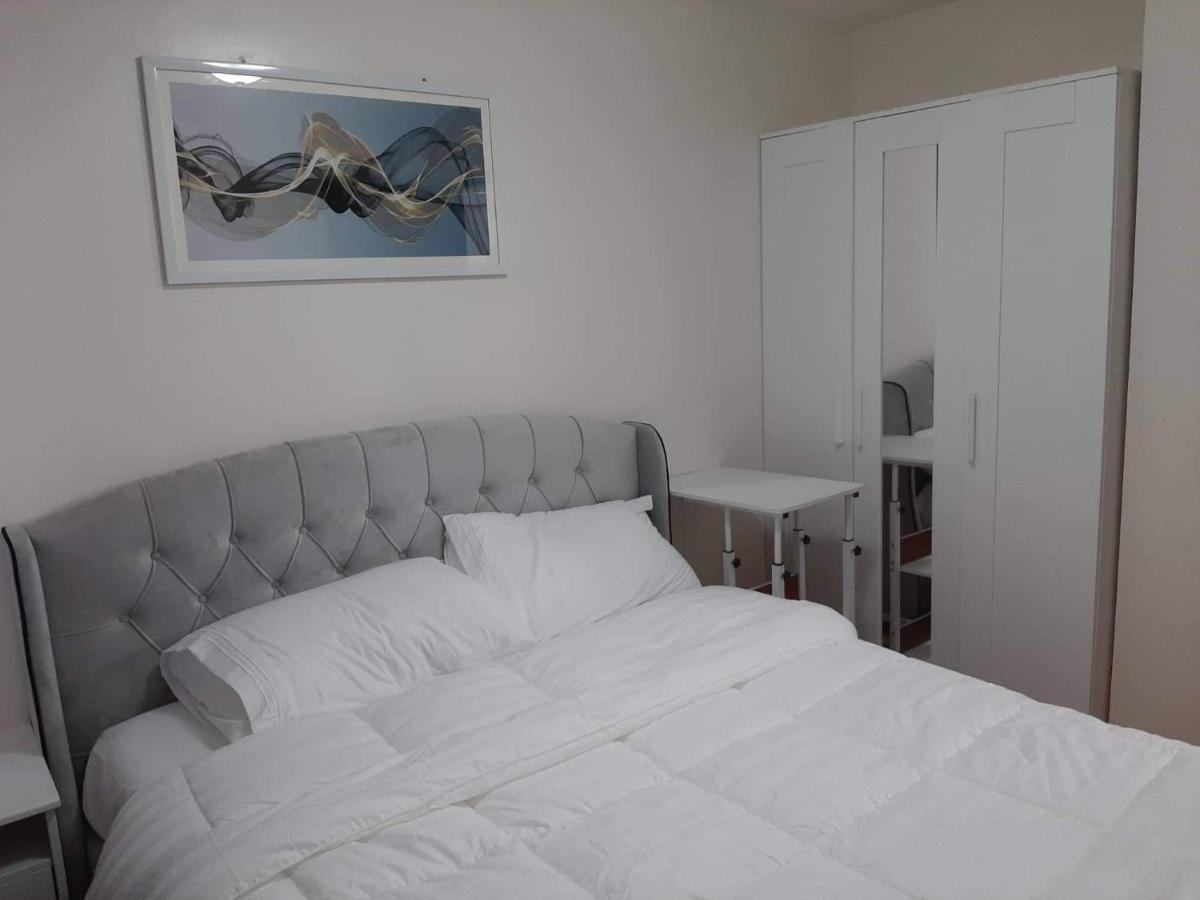 Lovely 2 Bedroom With Free Secured Parking *